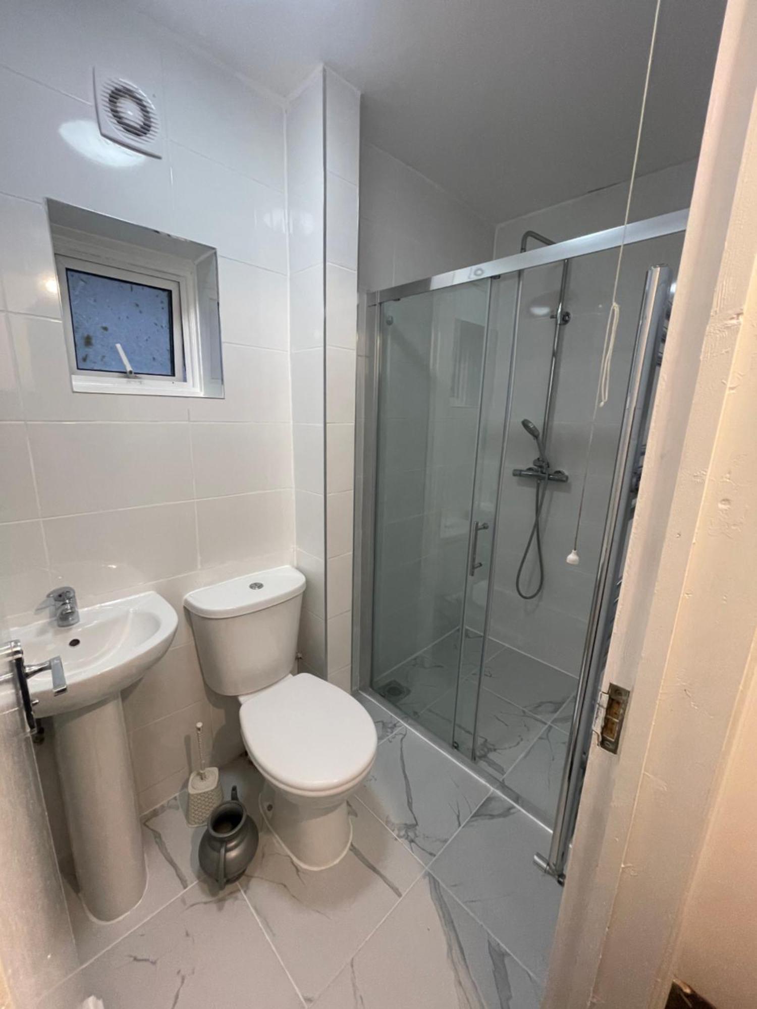 Cozy Private Rooms In Homestay Ilford Ngoại thất bức ảnh